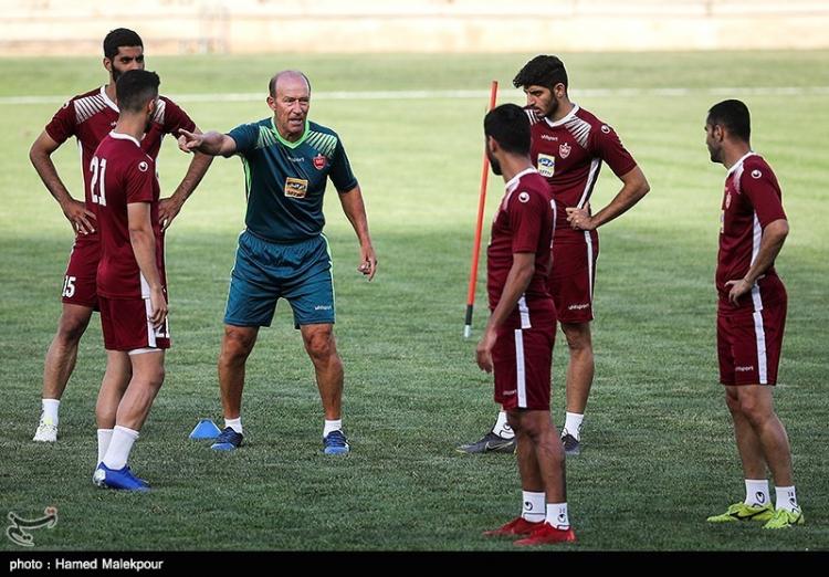 تصاویر گابریل کالدرون در تمرین پرسپولیس تصاویر گابریل کالدرون در تمرین پرسپولیس,عکس های تمرینات پرسپولیس با گابریل کالدرون,تصاویر گابریل کالدرون