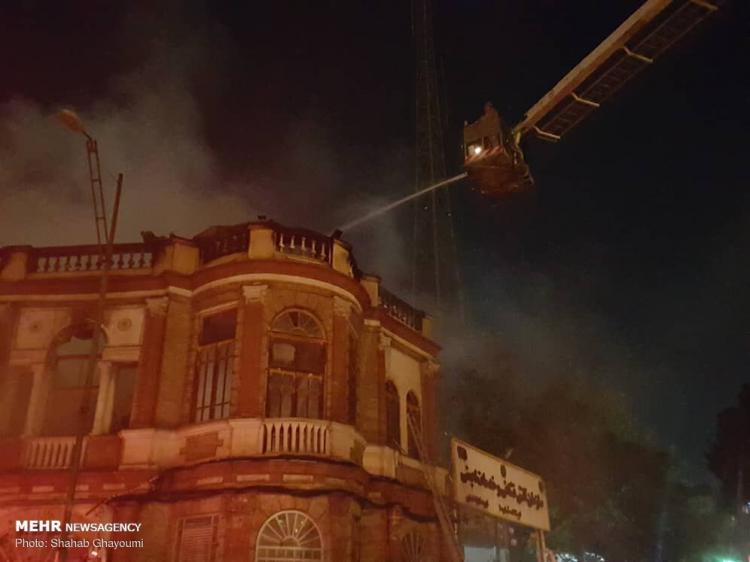 تصاویرآتش‌سوزی انبار کالا در میدان حسن‌آباد,عکس آتش‌سوزی انبار کالا در میدان حسن‌آباد,عکس آتس سوزی در میدان حسن‌آباد تهران