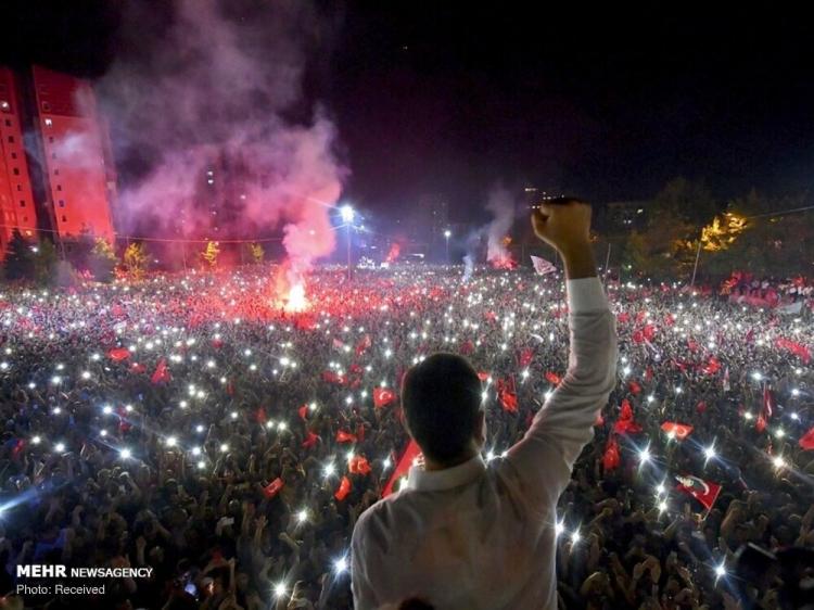 تصاویر انتخابات شهرداری استانبول,عکس های اتفاقات سیاسی در استانبول,تصاویر حضور افراد در انتخابات شهرداری استانبول