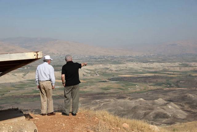 تصاویر بازدید جان بولتون و نتانیاهو از دره رود اردن,عکس های جان بولتون در دره رود اردن,تصاویر سفر نتانیاهو و بولتون به دره رود اردن
