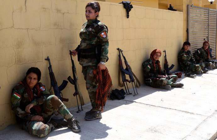 تصاویر آموزش نظامی به دختران پیشمرگه,عکس های آموزش نظامی به دختران در شرق اربیل,تصاویر اردوگاه نظامی دختران در اربیل