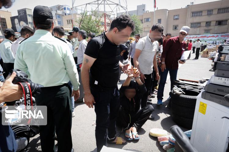 تصاویر دستگیری سارقان در تهران,عکس های دستگیری سارقان و مالخران پایتخت,تصاویر عملیات رعد پلیس