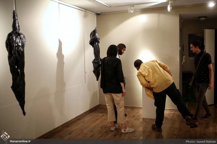 تصاویر نمایشگاه مجسمه‌های ایمان آقایی,عکس های نمایشگاه رویارویی,تصاویر نمایشگاه مجسمه در گالری شلمان
