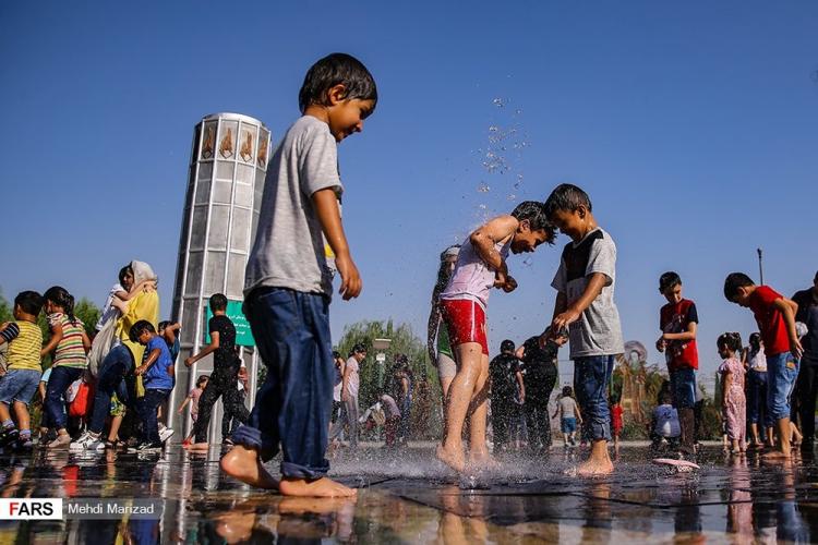 تصاویر آب‌بازی در بوستان آب و آتش,عکس های آب بازی در تهران,تصاویر بوستان آب و آتش