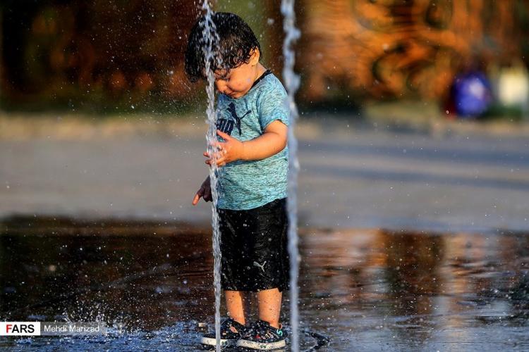 تصاویر آب‌بازی در بوستان آب و آتش,عکس های آب بازی در تهران,تصاویر بوستان آب و آتش