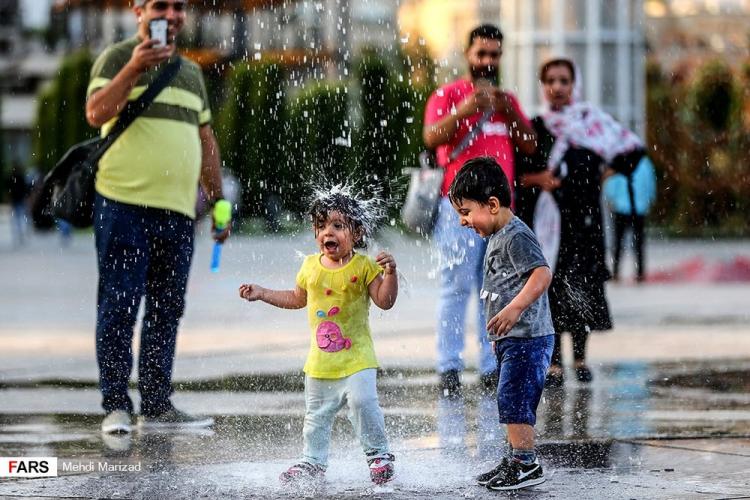 تصاویر آب‌بازی در بوستان آب و آتش,عکس های آب بازی در تهران,تصاویر بوستان آب و آتش