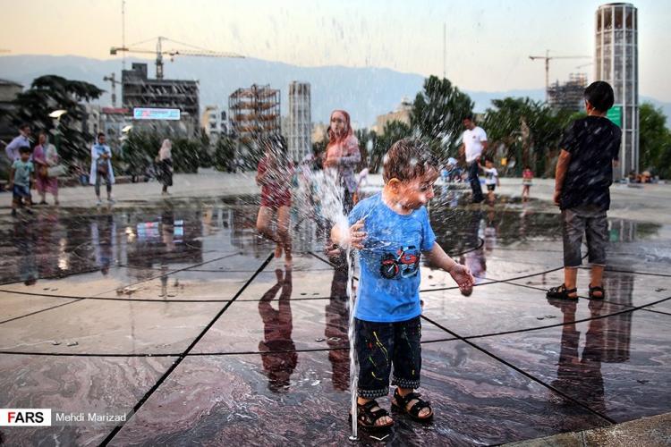 تصاویر آب‌بازی در بوستان آب و آتش,عکس های آب بازی در تهران,تصاویر بوستان آب و آتش