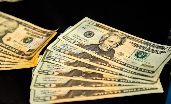 بازار دلار و سکه