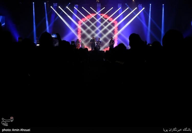 تصاویر کنسرت اشوان,عکس کنسرت اشوان در مرداد 98,تصاویری از کنسرت اشوان در سالن میلاد نمایشگاه بین المللی تهران