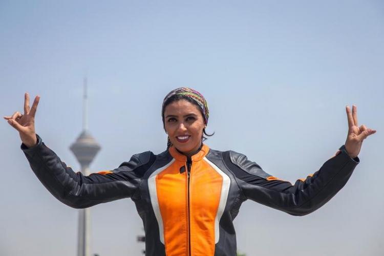 روایت تصویری رویترز از زندگی موتورسوار زن ایرانی,تصاویر باران هادیزاده؛عکس های باران هادیزاده