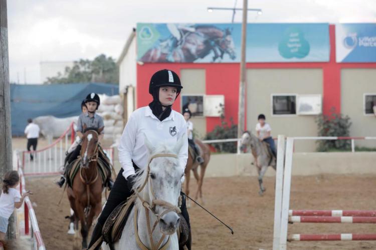 تصاویر دختران اسب سوار غزه,عکس های دختران ورزشکار در غزه,تصاویر باشگاه اسب سواری در غزه