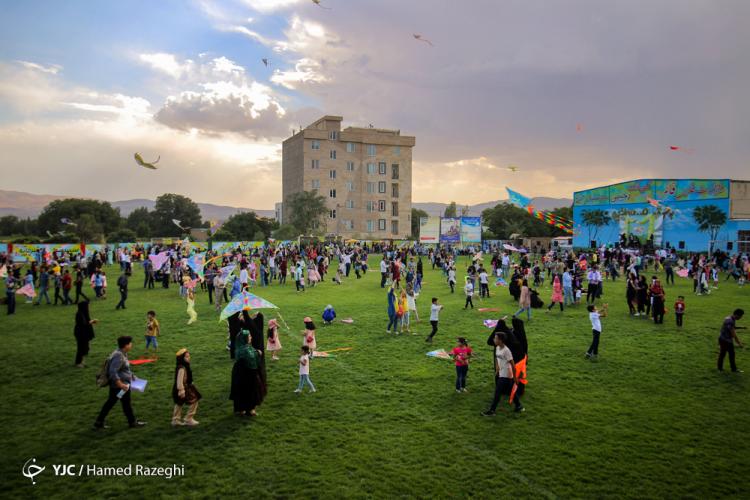 تصاویر سومین دوره جشنواره بادبادک‌ها,عکس های دیدنی از جشن بادکنکها,عکس های جشن بادکنکها در شهرستان خرمدره استان زنجان