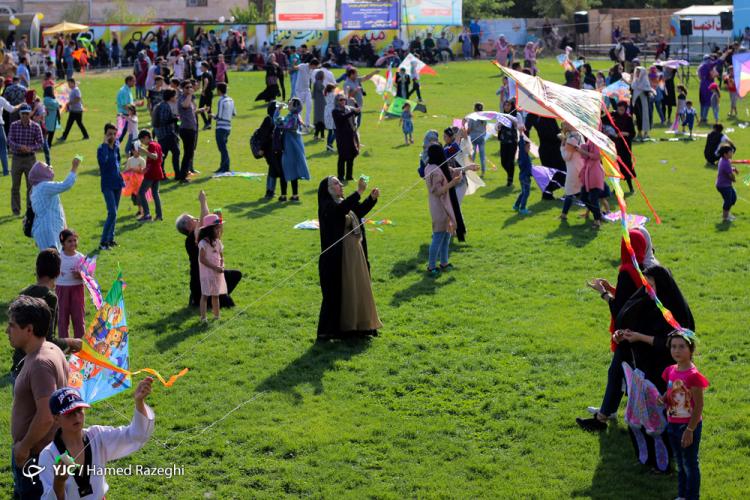 تصاویر سومین دوره جشنواره بادبادک‌ها,عکس های دیدنی از جشن بادکنکها,عکس های جشن بادکنکها در شهرستان خرمدره استان زنجان