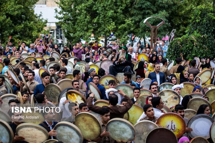 تصاویر جشنواره دف‌نوازی آوای دوست,عکس های جشنواره دف‌نوازی کردستان,تصاویر مراسم بزرگ دف نوازی