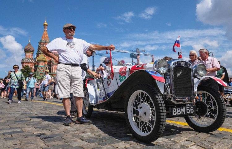 تصاویر رالی خودروهای کلاسیک در مسکو,عکس های رالی خودروهای کلاسیک در مسکو,تصاویر رالی خودروهای کلاسیک