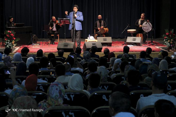 تصاویر کنسرت سالار عقیلی در زنجان,عکس های کنسرت سالار عقیلی,تصاویری از کنسرت سالار عقیلی در مرداد 98