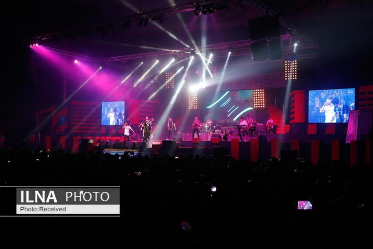 تصاویر کنسرت موسیقی گروه سون در بیست و دومین جشنواره تابستانی کیش,عکس کنسرت گروه 7 در کیش,عکس های کنسرت گروه سون در کیش
