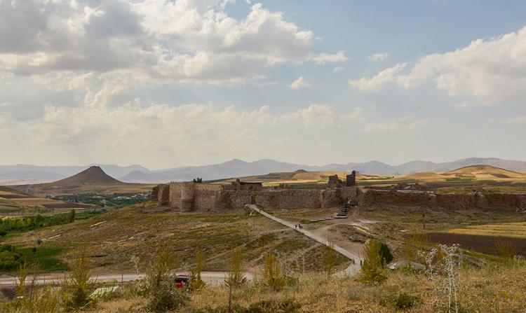تصاویر تخت سلیمان,عکس های تخت سلیمان,تصاویر جاذبه‌های تاریخی آذربایجان غربی