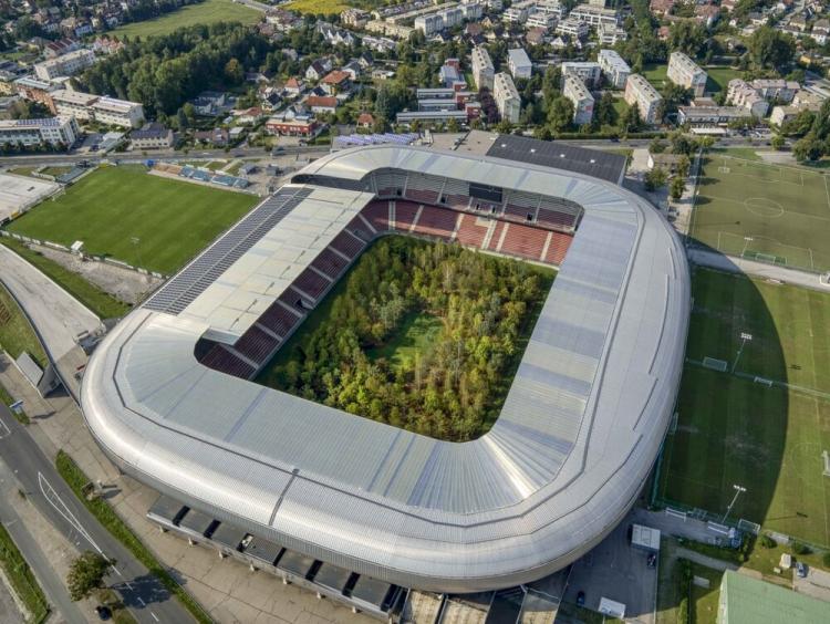تصاویر استادیوم زیبای فوتبال در اتریش,عکس های استادیوم زیبای فوتبال در اتریش,تصاویر استادیوم زیبای فوتبال