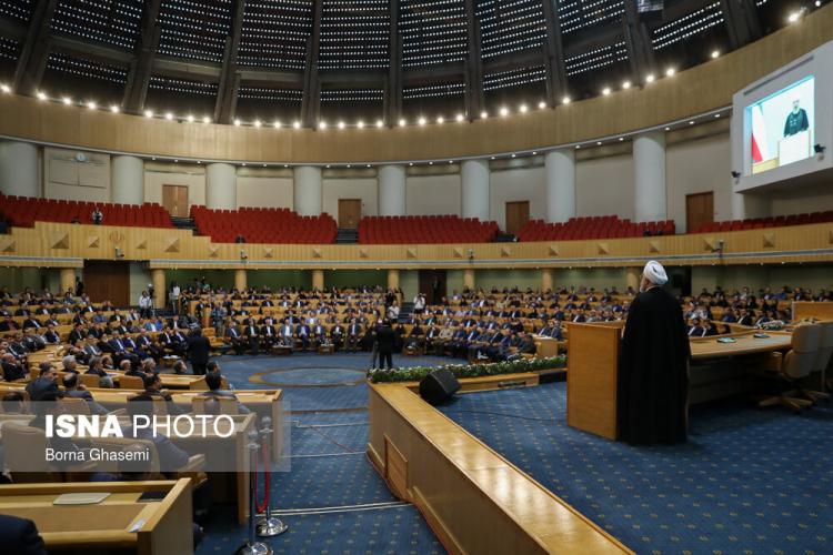 تصاویر اختتامیه پانزدهمین جشنواره شهید رجایی,عکس های سیاستمداران در اختتامیه پانزدهمین جشنواره شهید رجایی,تصاویر رییس جمهور در اختتامیه پانزدهمین جشنواره شهید رجایی