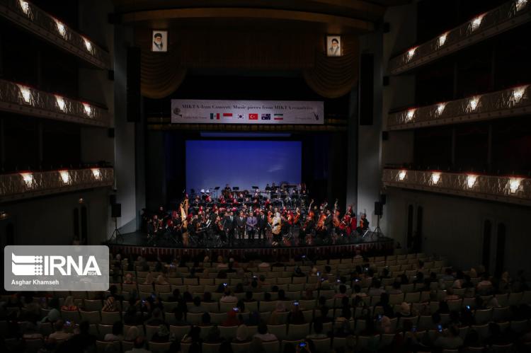 تصاویر کنسرت میکتا,عکس های ارکستر سمفونیک تهران,تصاویر اجرای کنسرت میکتا در تالار وحدت
