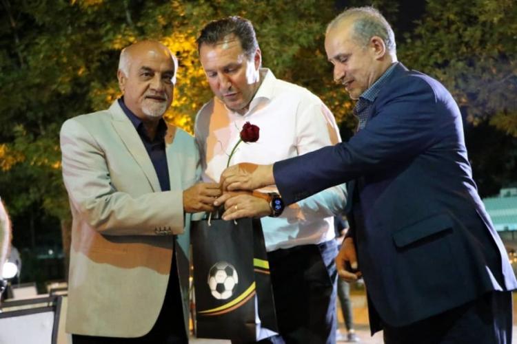 تصاویر تجلیل ویلموتس از مربیان لیگ برتری تصاویر تجلیل ویلموتس از مربیان لیگ برتری,عکس های تجلیل ویلموتس از مربیان لیگ برتری,تصاویر مهدی تاج