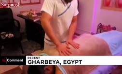 فیلم/ روش عجیب ماساژور مصری با استفاده از آتش!