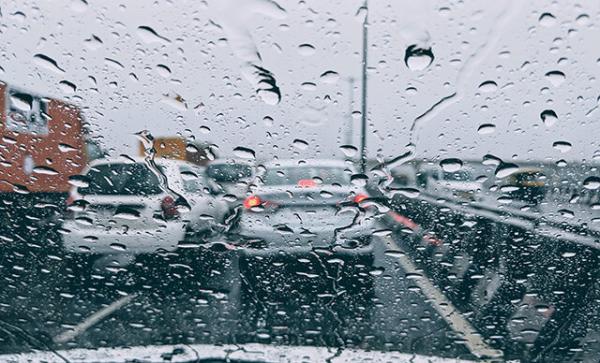 بارش باران در مناطق مرکزی کشور بارش باران در مناطق مرکزی کشور,اخبار اجتماعی,خبرهای اجتماعی,وضعیت ترافیک و آب و هوا