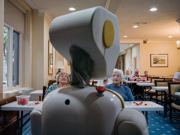 ربات های هوشمند در خانه سالمندان,اخبار علمی,خبرهای علمی,اختراعات و پژوهش