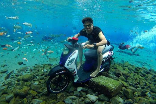 سلفی‌های زیر آب در مکانی شگفت انگیز,اخبار جالب,خبرهای جالب,خواندنی ها و دیدنی ها