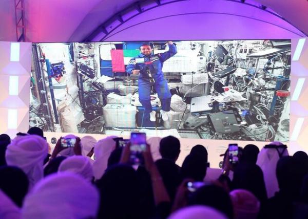 تماس فضانورد اماراتی با زمین,اخبار علمی,خبرهای علمی,نجوم و فضا