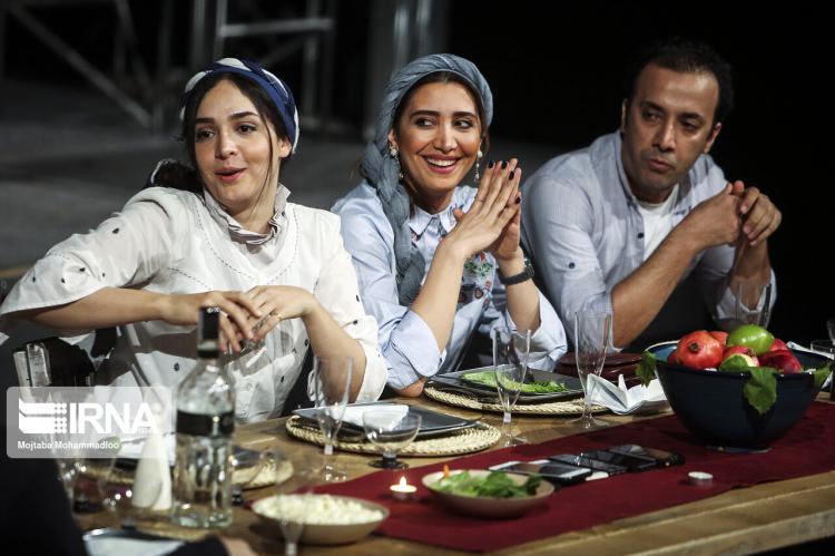 تصاویر نمایش نیمه تاریک ماه,عکس های نمایش نیمه تاریک ماه,تصاویر بازیگران نمایش نیمه تاریک ماه