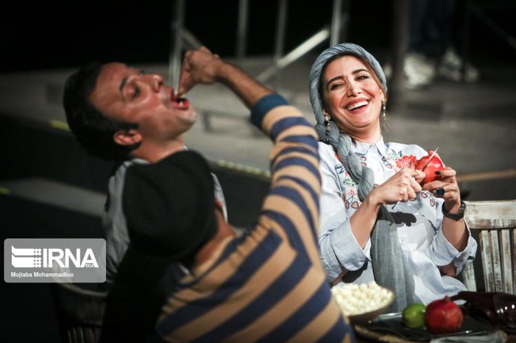 تصاویر نمایش نیمه تاریک ماه,عکس های نمایش نیمه تاریک ماه,تصاویر بازیگران نمایش نیمه تاریک ماه