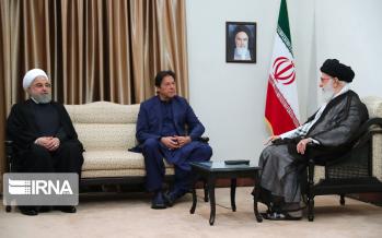 تصاویر/ دیدار نخستوزیر پاکستان با مقام معظم رهبری تصاویر دیدار رهبر انقلاب و عمران خان,عکس های دیدار آیت الله خامنه ای و عمران خان,عکس های دیدار نخست وزیر پاکستان و رهبر انقلاب