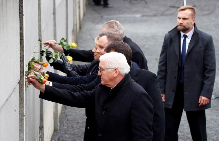 تصاویر آنگلا مرکل در یادبود سالگرد فروپاشی دیوار برلین,عکس های یادبود سالگرد فروپاشی دیوار برلین؛تصاویر سیاسون در یادبود سالگرد فروپاشی دیوار برلین