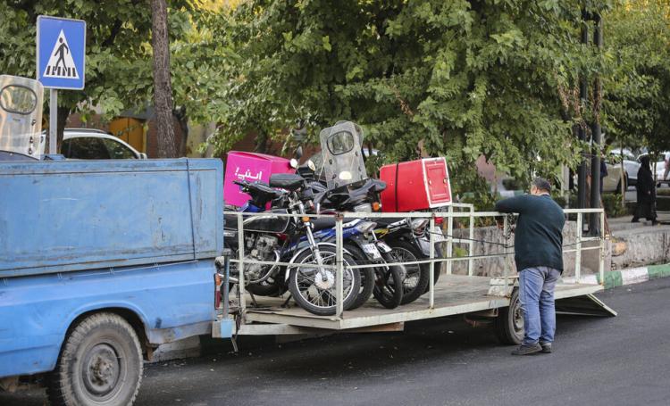 عکسهای موتوسواران متخلف,تصاویر موتوسواران متخلف,تصویر برخورد با موتوسواران متخلف