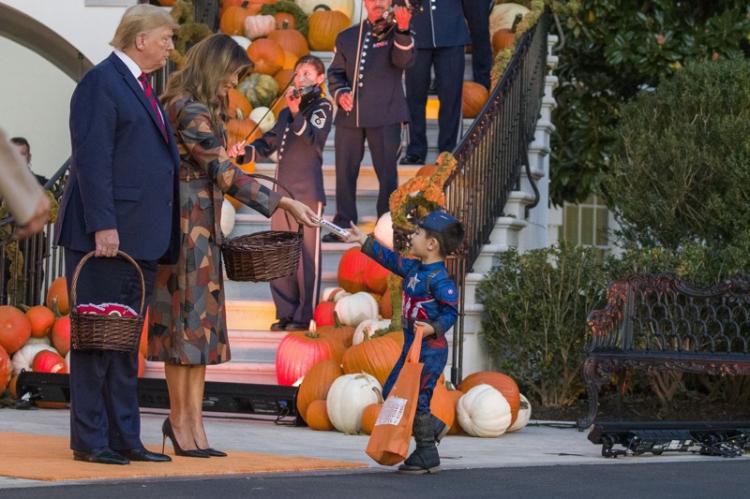 تصاویر دونالد و ملانیا ترامپ در جشن هالووین 2019,عکس های دونالد و ملانیا ترامپ در جشن هالووین 2019,تصاویر جشن هالووین 2019