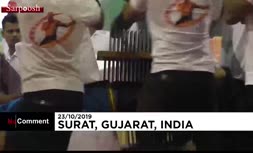 فیلم/ شکستن رکورد خوابیدن روی تخته‌های میخ‌دار!