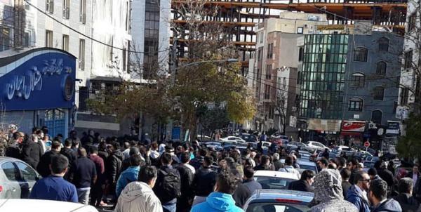تجمع هواداران استقلال مقابل ساختمان باشگاه تجمع هواداران استقلال مقابل ساختمان باشگاه,اخبار فوتبال,خبرهای فوتبال,حواشی فوتبال