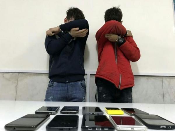 دستگیری سارقان موبایل دستگیری سارقان موبایل,اخبار اجتماعی,خبرهای اجتماعی,حقوقی انتظامی