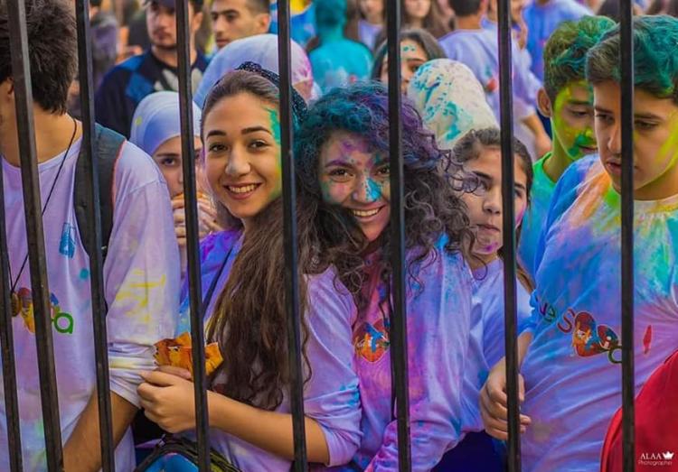 تصاویر دختران و پسران سوری در جشن رنگ,عکس های ماراتن ورزشی در سوریه,تصاویر جشن رنگ در دمشق
