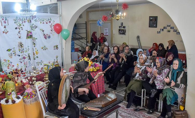 تصاویر جشن یلدا در کنار سالمندان,عکس جشن شب یلدا در خانه سالمندان,تصاویری از شهروندان بجنوردی در شب یلدا