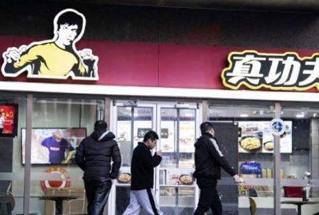 شکایت دختر بروس‌لی از رستوران چینی,اخبار هنرمندان,خبرهای هنرمندان,اخبار بازیگران