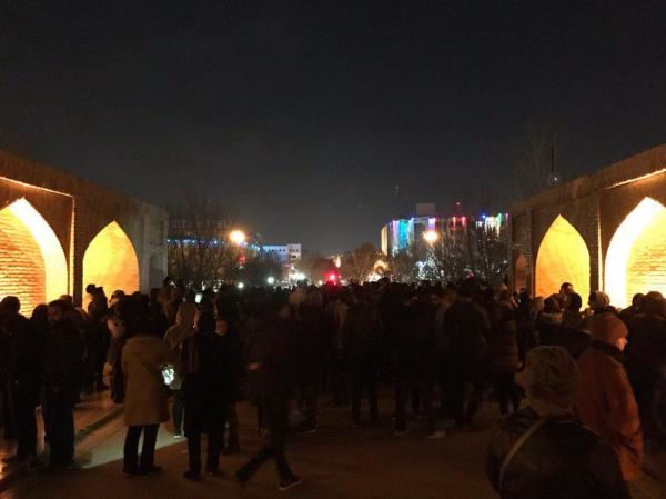 تجمع در اصفهان برای سقوط هواپیمای اوکراینی,اخبار سیاسی,خبرهای سیاسی,اخبار سیاسی ایران
