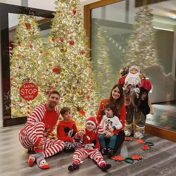 لیونل مسی و خانواده اش در کریسمس,اخبار فوتبال,خبرهای فوتبال,اخبار فوتبالیست ها