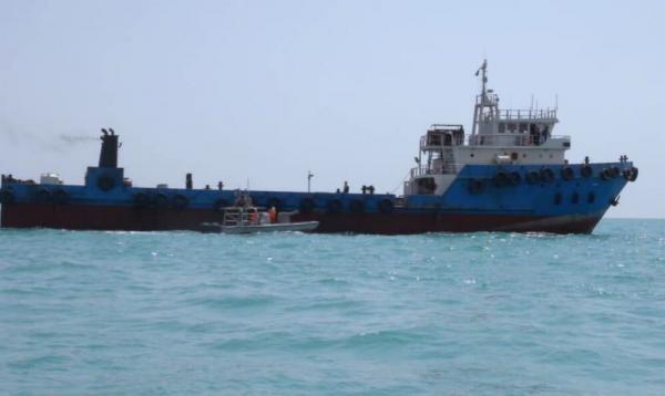 توقیف کشتی حامل سوخت قاچاق در آب‌های بوموسی,اخبار سیاسی,خبرهای سیاسی,دفاع و امنیت