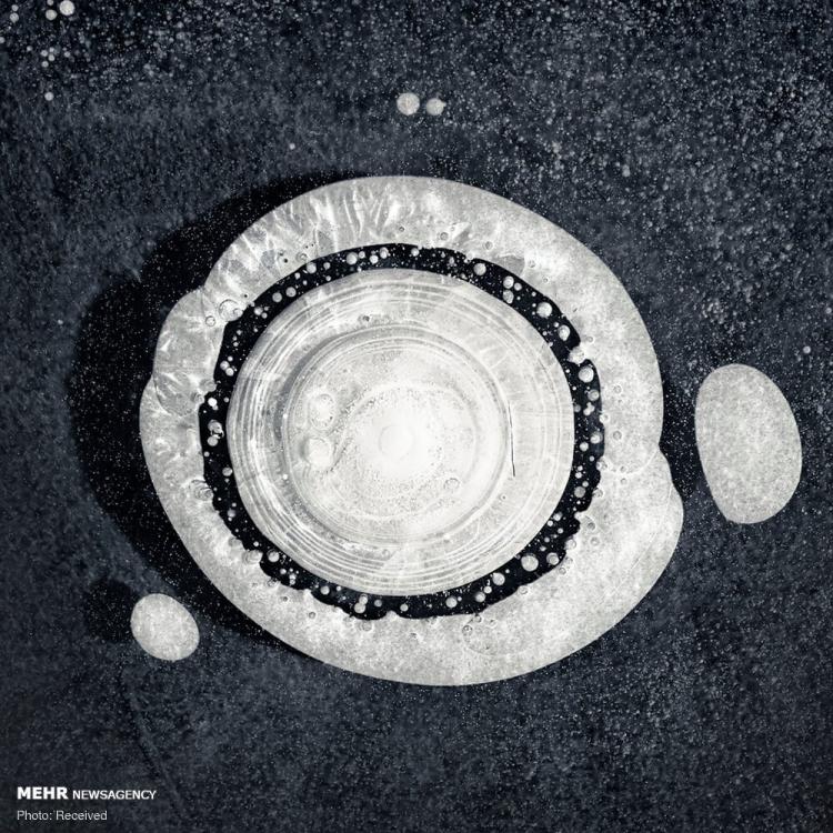 تصاویر حباب های یخ زده متان در آلاسکا تصاویر حباب های یخ زده متان در آلاسکا,عکس های حباب های یخ زده متان در آلاسکا,تصاویر دریاچه های یخ زده آلاسکا