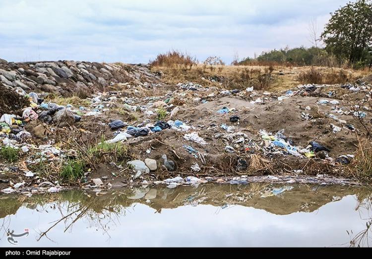 تصاویر زباله در کلاچای گیلان,عکس های انباشته شدن زباله,تصاویر شهرهای ساحلی گیلان