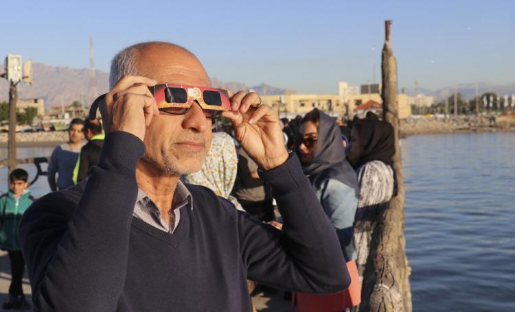 تصاویر خورشیدگرفتگی در ایران تصاویر خورشیدگرفتگی در ایران,عکس های خورشیدگرفتگی در ایران,تصاویر خورشیدگرفتگی حلقوی