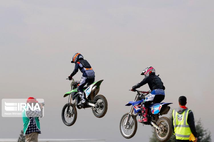 تصاویر رقابت‌های موتورکراس قهرمانی بانوان,عکس های رقابت‌های موتورکراس قهرمانی بانوان,تصاویر پیست ورزشگاه تختی تهران